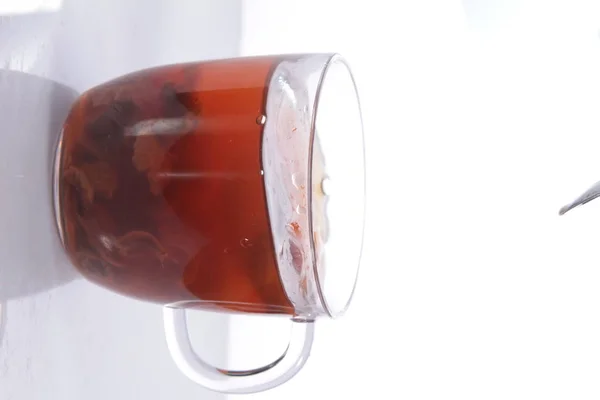 Szkło Filiżankę Herbaty Białym Tłem — Zdjęcie stockowe