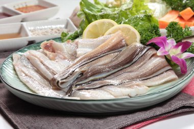 Yılanbalığı mutfağının bir fotoğrafı.