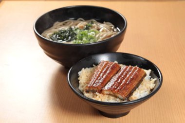 Yılanbalığı mutfağının bir fotoğrafı.