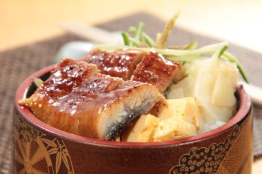 Yılanbalığı mutfağının bir fotoğrafı.