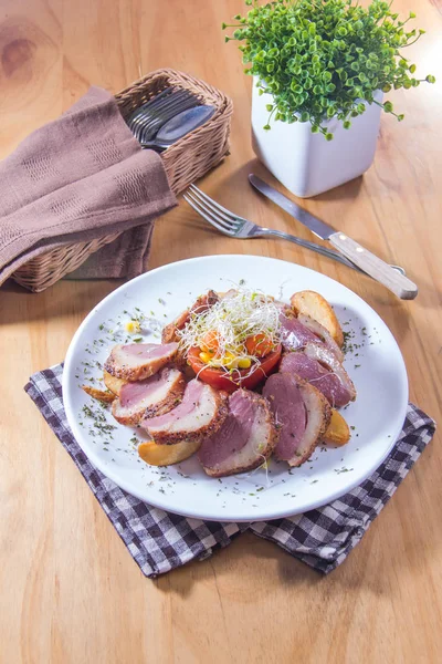 Una sesión de cocina utiliza la iluminación de carne — Foto de Stock