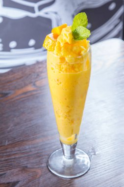 Buzlu meyve püresi. 