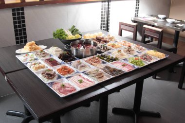 Sıcak tencerenin mutfak fotoğrafı.