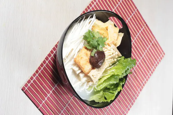 Uma cozinha atirar carne usada iluminação — Fotografia de Stock