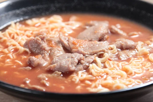 Uma cozinha atirar carne usada iluminação — Fotografia de Stock