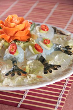 derin yağda kızartılmış karides yemekleri