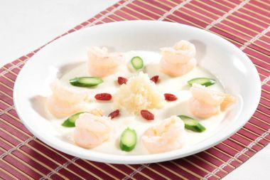 derin yağda kızartılmış karides yemekleri