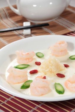 derin yağda kızartılmış karides yemekleri