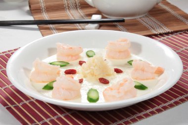 derin yağda kızartılmış karides yemekleri