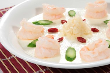 derin yağda kızartılmış karides yemekleri