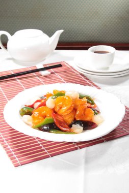 derin yağda kızartılmış karides yemekleri