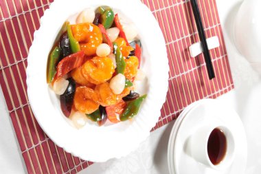 derin yağda kızartılmış karides yemekleri