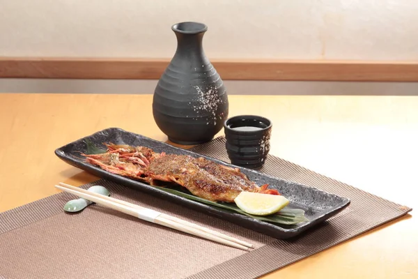 derin yağda kızartılmış karides yemekleri