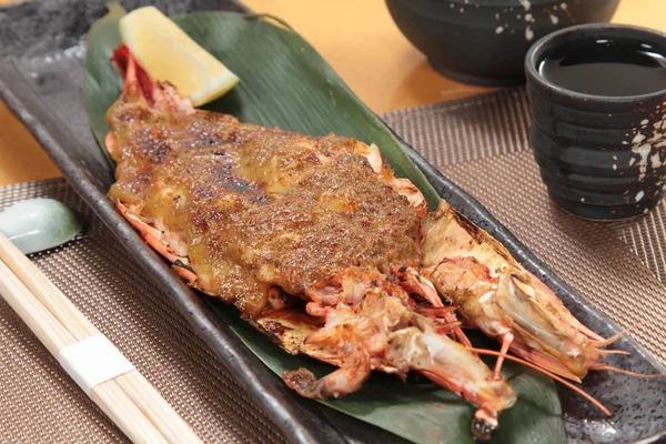 derin yağda kızartılmış karides yemekleri