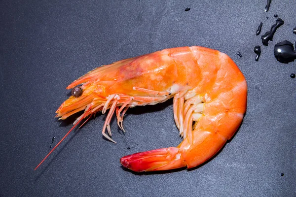 Tasty Fresh Shrimp Black Background — Fotografia de Stock