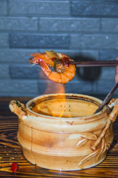 Hand Fried Shrimp Spices Fire Background — Stok fotoğraf