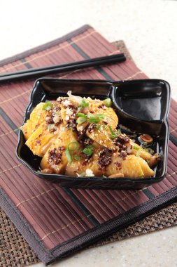 Tavuk ve sebzeli kızarmış şehriye.