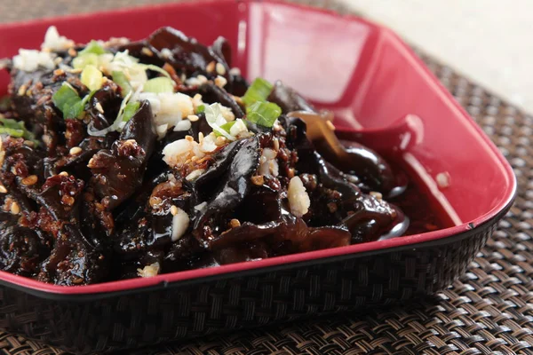 Ahşap mantar soğuk yemek.