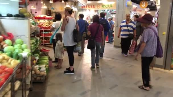 Tai District Hongkong Oktober 2017 Köper Man Färskt Kött Marknaden — Stockvideo