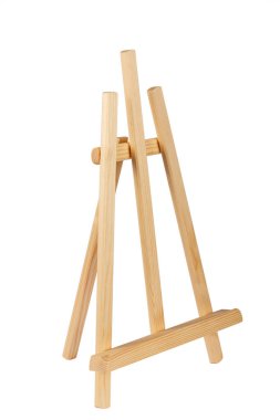 Ahşap ressam şövale üzerinde beyaz izole. Akademi tripod.