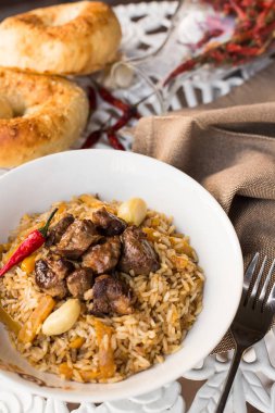 Pilav - pilav et ve sebze tablosundaki ile. Pilav kuzu ve sarımsak zira ile