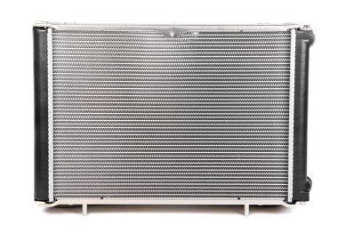 Beyaz bir arka plan üzerinde yeni otomobil radyatör