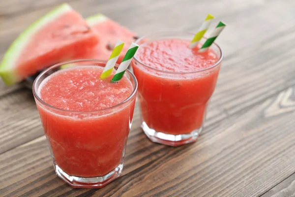 Batido de sandía en vidrio —  Fotos de Stock