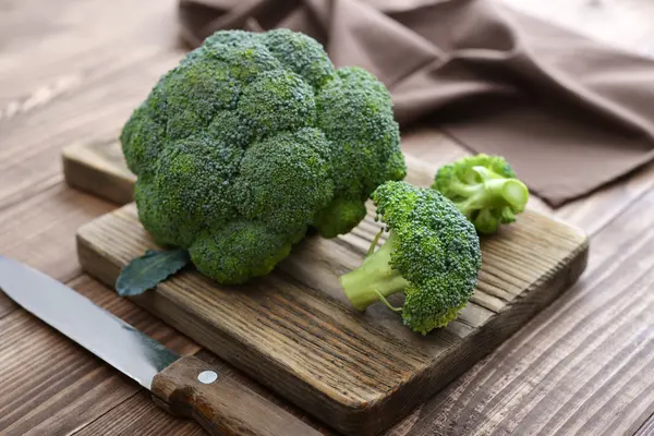 Bunch of fresh green broccoli — Stock Photo, Image