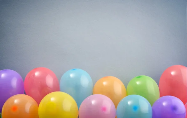 Цветные праздничные воздушные шары — стоковое фото