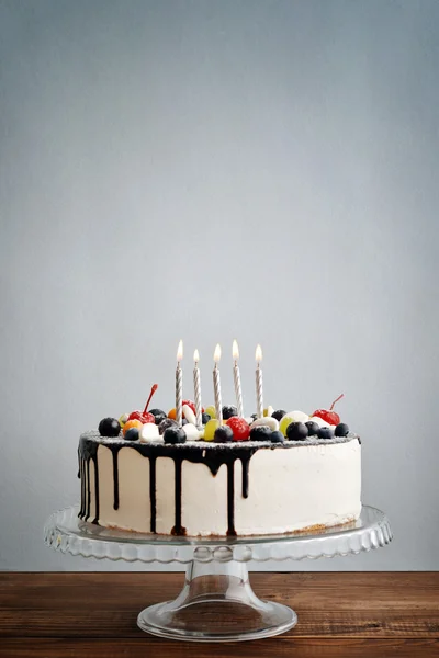 Tarta de cumpleaños de fruta — Foto de Stock