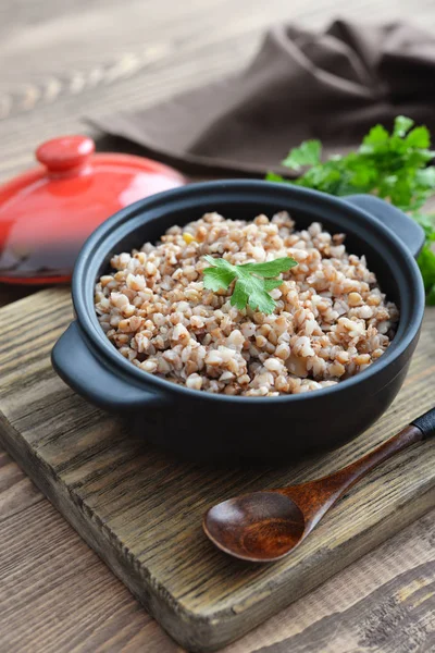 Porridge di grano saraceno in ciotola — Foto Stock