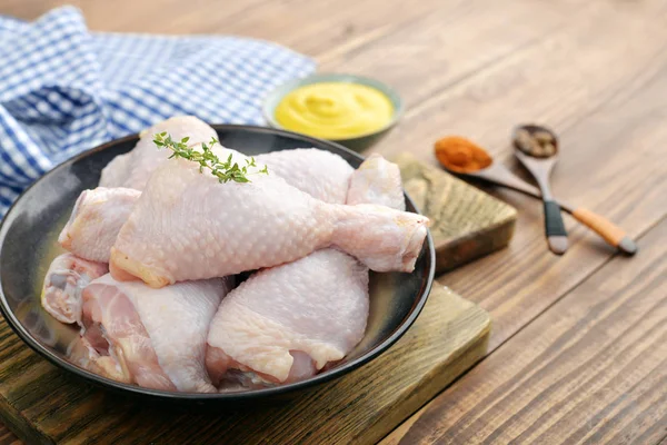 Raw chicken legs — Stock Photo, Image