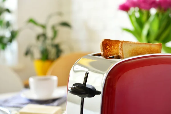 Toaster with bread — Stock Photo, Image