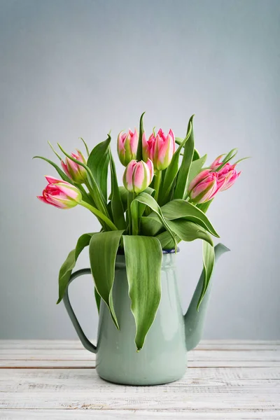 Kytice růžových tulipánů — Stock fotografie