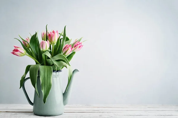 Kytice růžových tulipánů — Stock fotografie