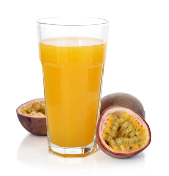 Passion fruit with fresh juice — Stock Photo, Image