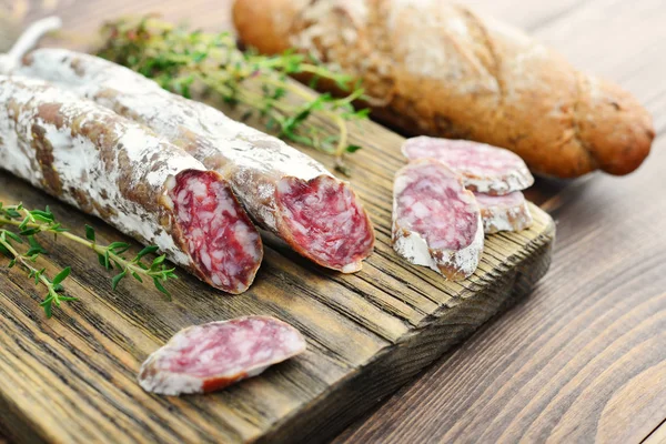 Spaanse beschimmeld salami — Stockfoto
