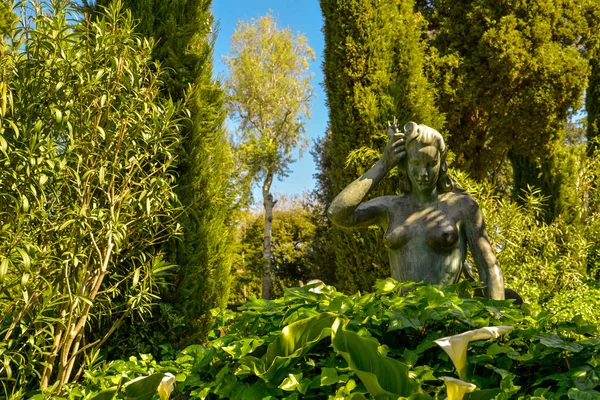 Hermosas esculturas en los Jardines de Santa Clotilde — Foto de Stock