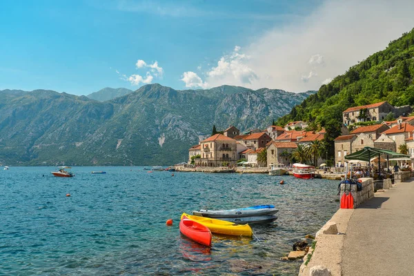 An embankment in Perast — Stock Photo, Image