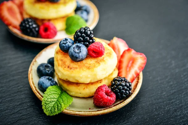Cottage cheese pancakes — Stock Photo, Image