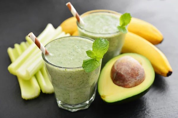 Fresh avocado smoothie — Stock Photo, Image