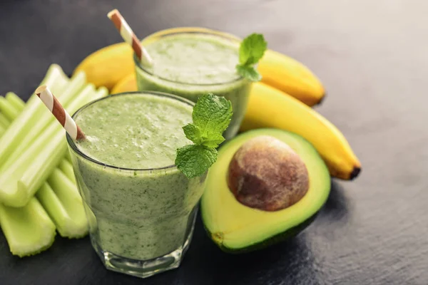 Fresh avocado smoothie — Stock Photo, Image