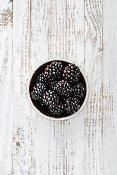 Blackberries  in bowl — Stock Photo, Image