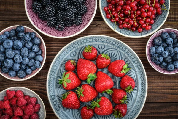 Different fresh summer berries — Stock Photo, Image