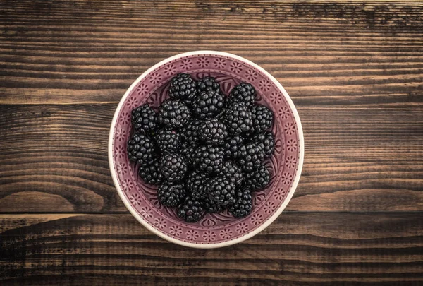 黑莓在碗里 — 图库照片