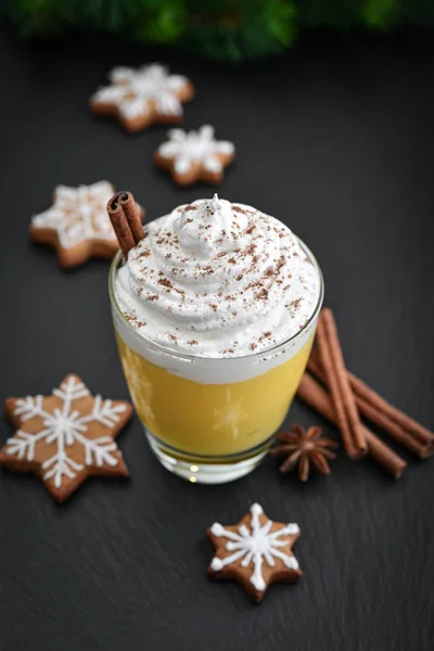 Bebida de Navidad ponche de huevo — Foto de Stock