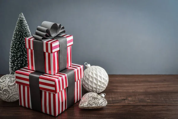 Cajas de regalo con cintas — Foto de Stock
