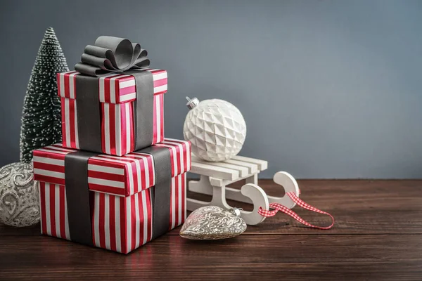 Cajas de regalo con cintas — Foto de Stock