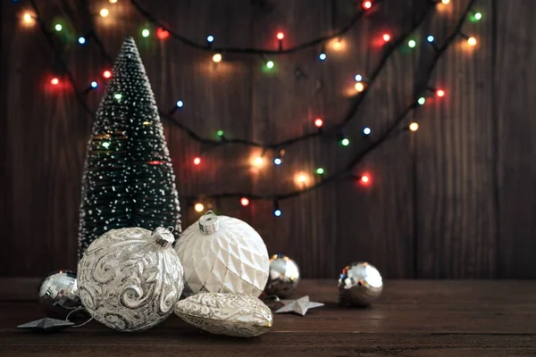 Weihnachtsdekoration mit Weihnachtsbeleuchtung — Stockfoto
