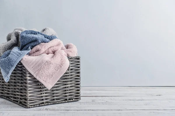 Bath towels of different colors — Stock Photo, Image